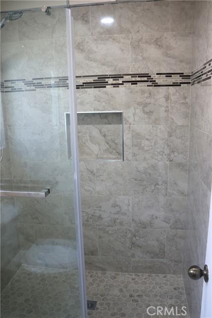 26002 Dundee Drive, Lake Forest CA: https://media.crmls.org/medias/67f17886-4896-43cf-b2f1-4fba778196ef.jpg
