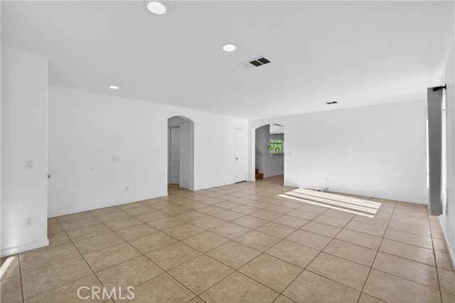 Detail Gallery Image 5 of 45 For 28504 Old Coach Ct Ct, Saugus,  CA 91390 - 5 Beds | 3 Baths