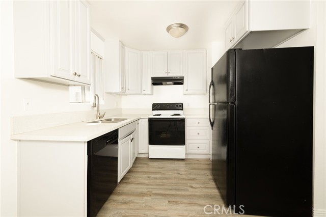 Image 29 of 38 For 4110 Hathaway Ave