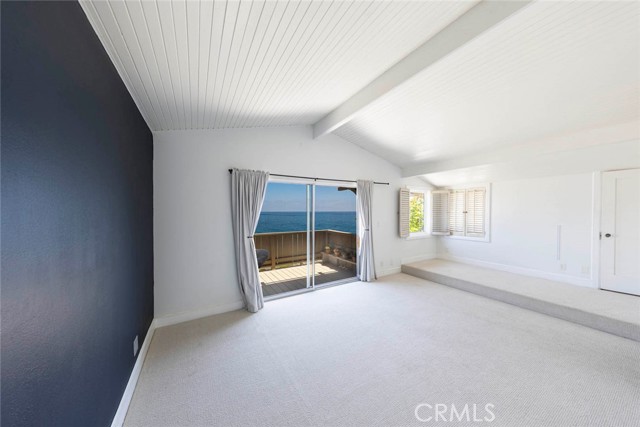 1051 Marine Drive, Laguna Beach CA: https://media.crmls.org/medias/67f2eed3-fa37-46da-ba3b-1f17ed6d822d.jpg