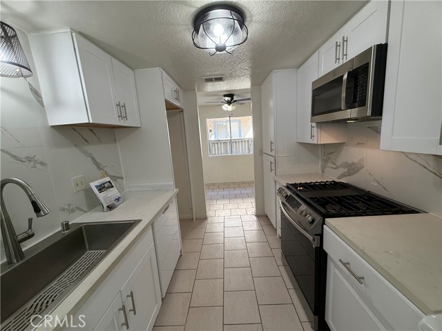 Detail Gallery Image 8 of 20 For 9240 Date St 10a,  Fontana,  CA 92335 - 2 Beds | 1/1 Baths