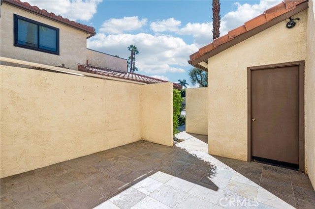 120 Willow Lake, Palm Desert, CA 92260