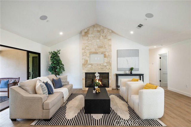 20109 Archwood Street, Winnetka CA: https://media.crmls.org/medias/67f46486-79ed-4fc0-8ec1-e982000da693.jpg