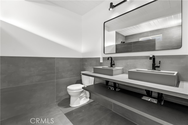 Detail Gallery Image 13 of 24 For 5324 W 121st, Hawthorne,  CA 90250 - – Beds | – Baths