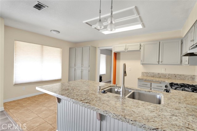 Detail Gallery Image 9 of 38 For 15192 Amber Way, Adelanto,  CA 92301 - 5 Beds | 3 Baths