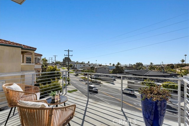 1130 Prospect Ave, Hermosa Beach, California 90254, 4 Bedrooms Bedrooms, ,3 BathroomsBathrooms,Residential,For Sale,Prospect Ave,SB25036806