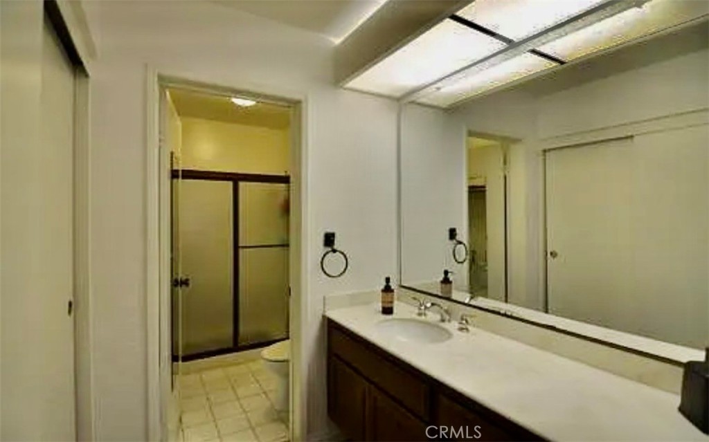 https://media.crmls.org/medias/67f55ee0-e4f7-4bd4-a1b3-deabb1fe0d3b.jpg?preset=X-Large