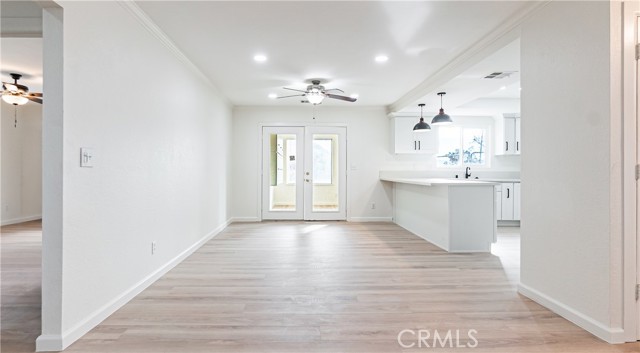 Detail Gallery Image 5 of 49 For 9515 Juniper, Apple Valley,  CA 92308 - 6 Beds | 4/1 Baths