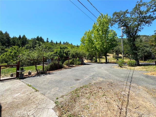 1321 Oak Knoll Road, Ukiah CA: https://media.crmls.org/medias/67f7dba0-90cb-4432-a2dc-e966d42738e0.jpg