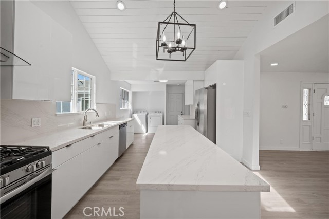 Detail Gallery Image 37 of 42 For 7445 Balcom Ave, Reseda,  CA 91335 - 4 Beds | 2 Baths