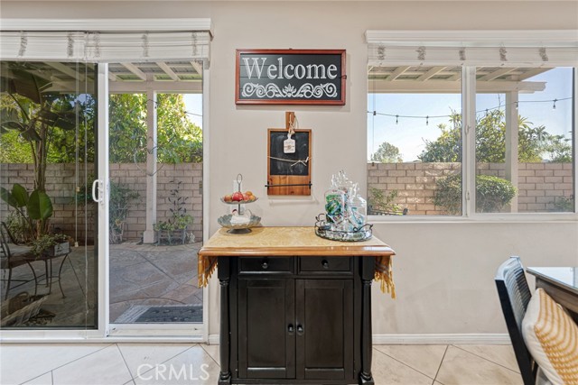 Detail Gallery Image 9 of 34 For 1524 Larsen Ln, Placentia,  CA 92870 - 6 Beds | 4 Baths