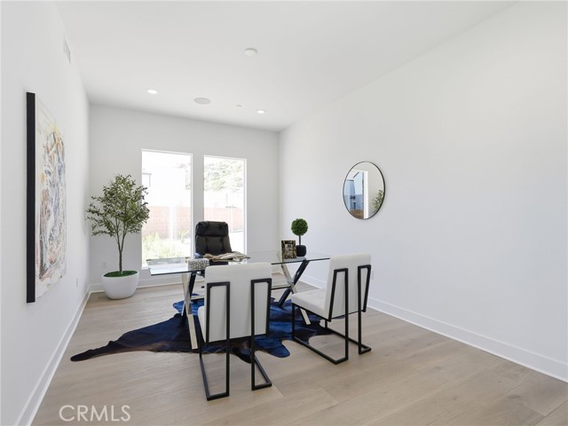 Detail Gallery Image 22 of 48 For 22849 W Seaqua Cir, Chatsworth,  CA 91311 - 6 Beds | 6/1 Baths