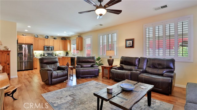Detail Gallery Image 13 of 55 For 215 Furyk Way, Hemet,  CA 92545 - 2 Beds | 2 Baths