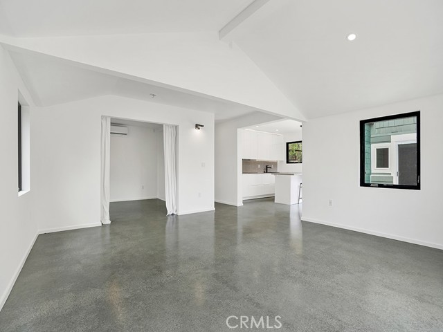 31641 3rd Avenue, Laguna Beach CA: https://media.crmls.org/medias/67fa0966-6353-4dca-910e-b0fe8ca9b291.jpg