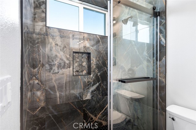 765 E Silva Street, Long Beach CA: https://media.crmls.org/medias/67fa5aac-4ed1-4a60-880b-85dc37749417.jpg