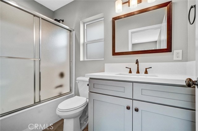 2321 Locust Avenue, Long Beach CA: https://media.crmls.org/medias/67fd4e1e-5751-47b6-b808-f8919a52ffa4.jpg