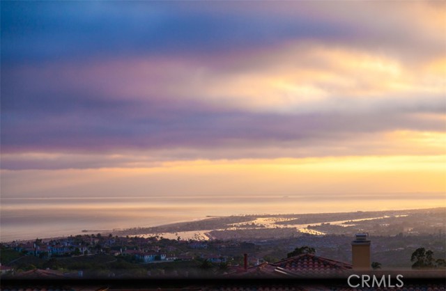 7 Suprema Drive, Newport Coast CA: https://media.crmls.org/medias/67fd8c2c-e218-4f3f-b88a-49a84d4a62d5.jpg