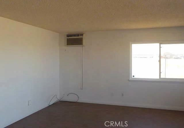 Detail Gallery Image 4 of 4 For 9168 G Ave, Hesperia,  CA 92345 - 1 Beds | 1 Baths