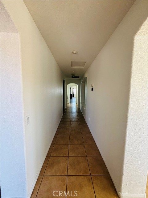 Detail Gallery Image 5 of 34 For 10180 Buffalo Rd, Oak Hills,  CA 92344 - 5 Beds | 4 Baths