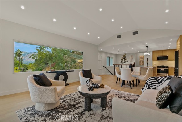 Detail Gallery Image 19 of 66 For 981 Glen Oaks, Pasadena,  CA 91105 - 3 Beds | 3 Baths