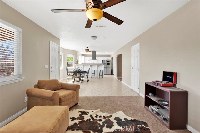 Detail Gallery Image 17 of 57 For 16783 Mission, Hesperia,  CA 92345 - 4 Beds | 3 Baths