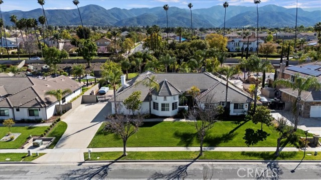 Detail Gallery Image 3 of 74 For 940 Armata Dr, Corona,  CA 92881 - 4 Beds | 3/1 Baths