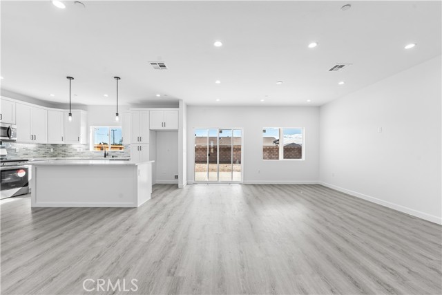 Detail Gallery Image 7 of 47 For 8624 Forest Blvd, California City,  CA 93505 - 3 Beds | 2 Baths