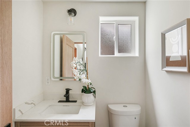 1670 Grass Valley Road, Lake Arrowhead CA: https://media.crmls.org/medias/6800b9a3-06d5-4145-9b1d-3d50fb3cf15e.jpg