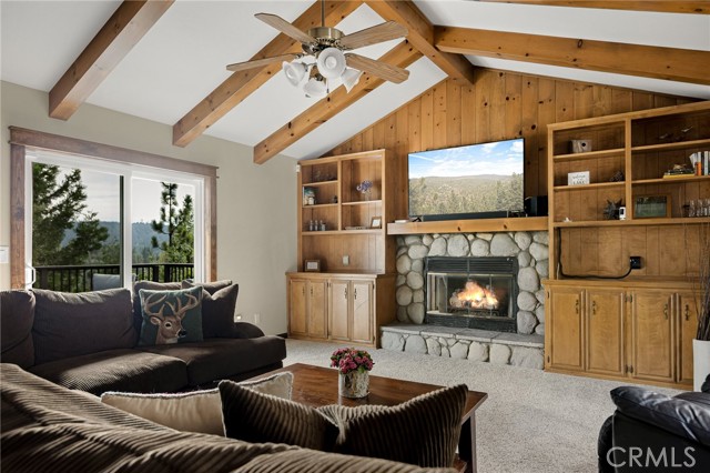 Detail Gallery Image 14 of 41 For 386 Rainier Rd, Lake Arrowhead,  CA 92352 - 4 Beds | 3/1 Baths