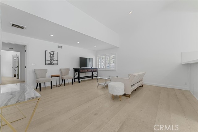 Image 14 of 39 For 23760 Oakfield Road
