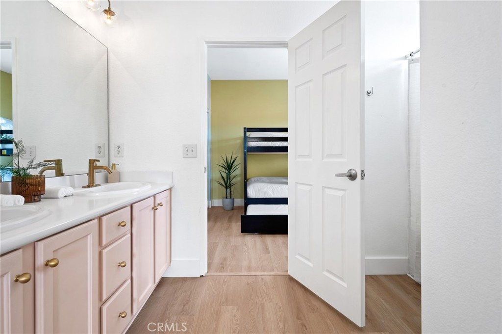 MLS #OC25257515 image #33