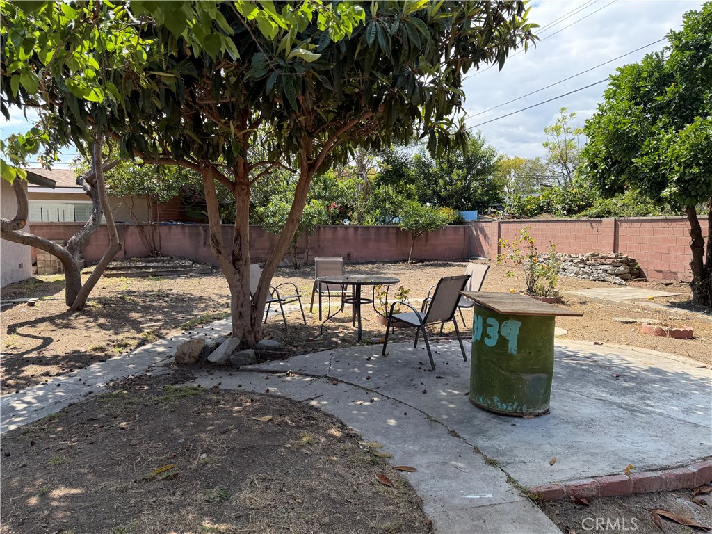 https://media.crmls.org/medias/6805243a-f4f5-4771-9bd6-0d641c49dd0a.jpg?preset=X-Large