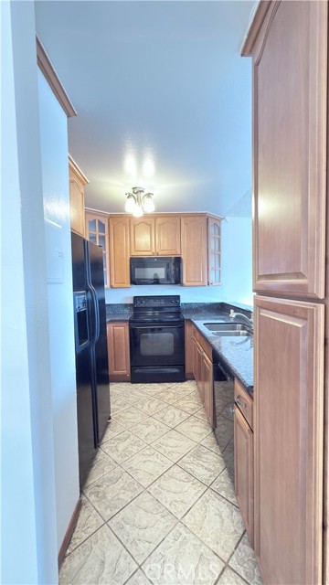 Detail Gallery Image 15 of 36 For 20930 Parthenia St #216,  Canoga Park,  CA 91304 - 1 Beds | 1 Baths