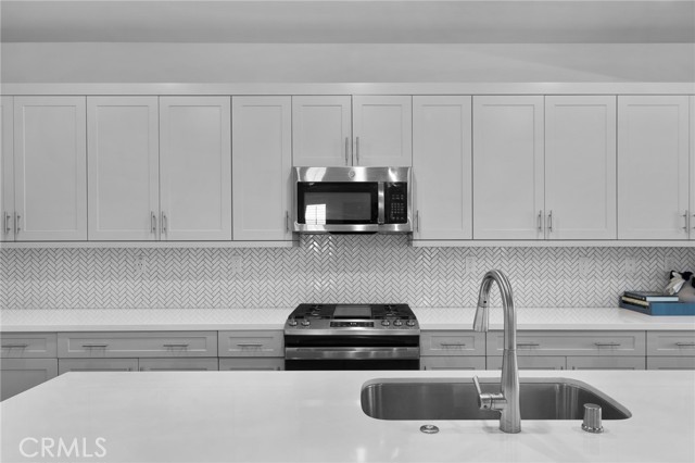 2621 E Clara Lane, Ontario CA: https://media.crmls.org/medias/6805677d-d38a-4bc8-bb41-d3080f7d62e8.jpg