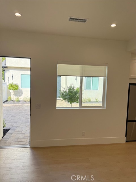 Detail Gallery Image 10 of 28 For 8546 Vanalden, Northridge,  CA 91324 - 2 Beds | 1 Baths