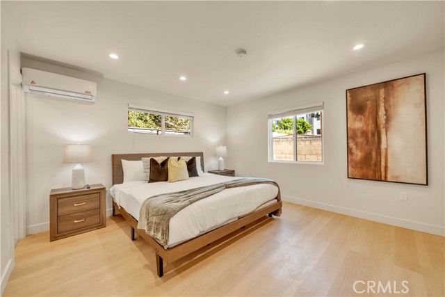 6 Bed Home for Sale in Van Nuys, California