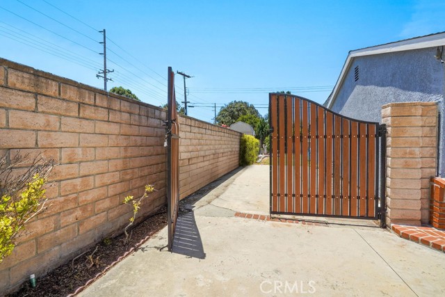 1425 Pride St photo 5