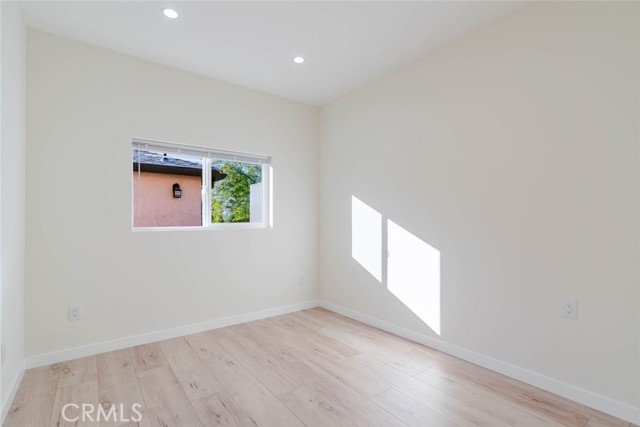 Detail Gallery Image 6 of 14 For 10526 Hillhaven, Tujunga,  CA 91042 - 2 Beds | 2 Baths