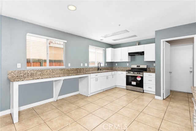 Detail Gallery Image 11 of 36 For 11355 Tondela St, Fontana,  CA 92337 - 5 Beds | 2/1 Baths