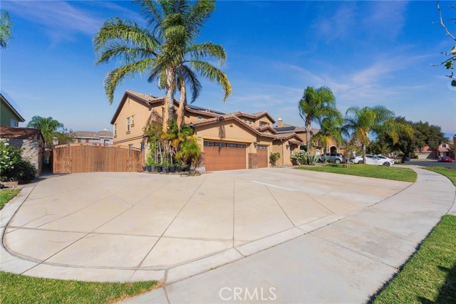 Detail Gallery Image 6 of 75 For 16636 Parsley, Fontana,  CA 92337 - 5 Beds | 3/1 Baths