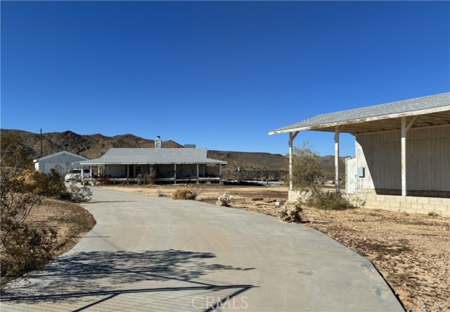 Detail Gallery Image 2 of 16 For 55522 Chaparral, Yucca Valley,  CA 92284 - 3 Beds | 2 Baths