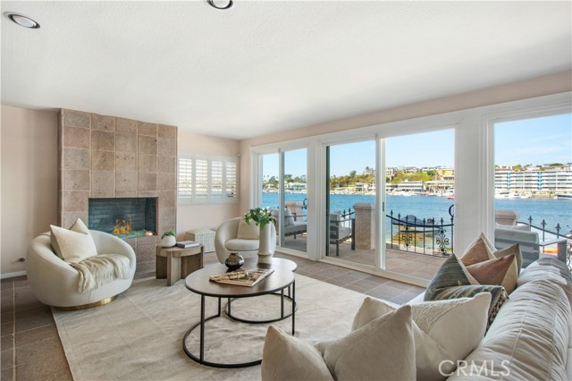 Detail Gallery Image 1 of 24 For 426 via Lido Nord, Newport Beach,  CA 92663 - 4 Beds | 3 Baths