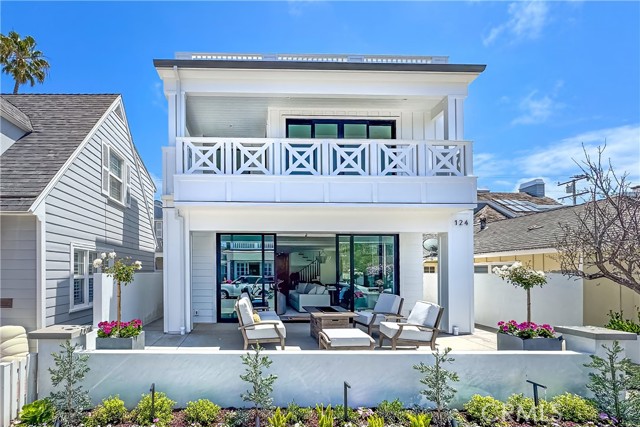 Detail Gallery Image 1 of 1 For 124 Apolena Ave, Newport Beach,  CA 92662 - 3 Beds | 4/1 Baths