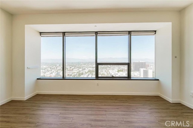 Detail Gallery Image 4 of 26 For 1100 Wilshire Bld #2603,  Los Angeles,  CA 90017 - 1 Beds | 1 Baths
