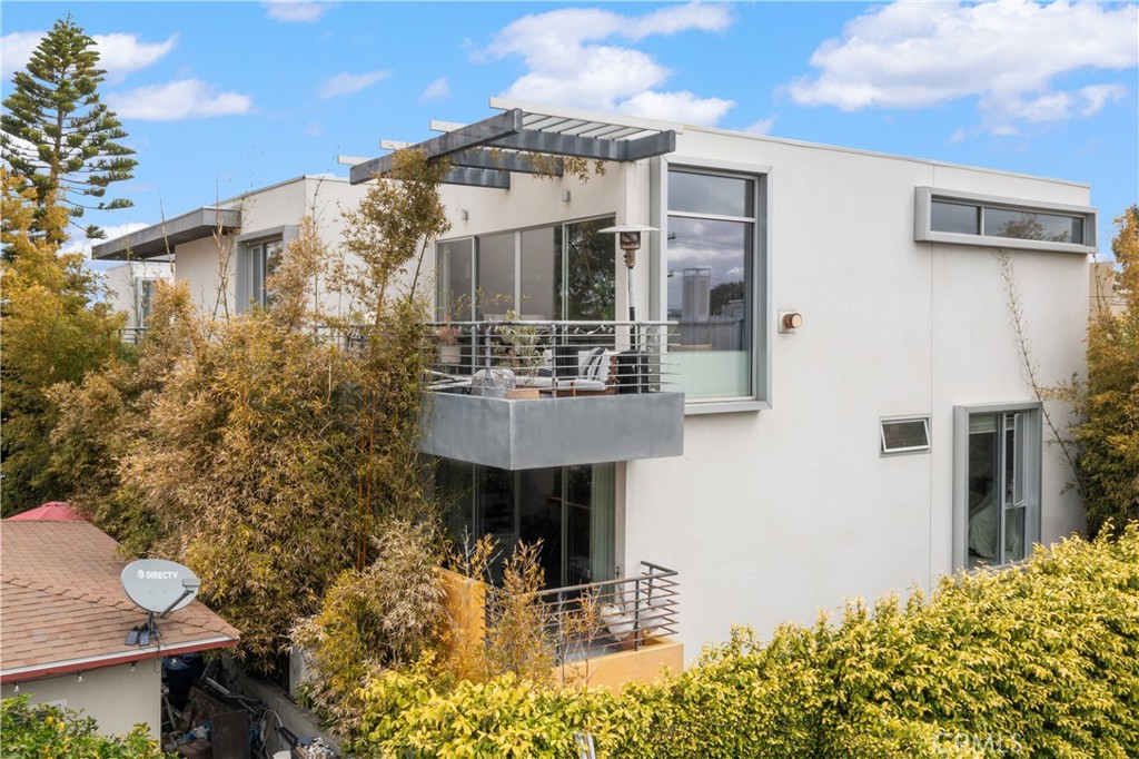 932 Manhattan Beach Boulevard, #B