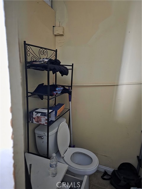 Detail Gallery Image 5 of 27 For 1314 S Shelton, Santa Ana,  CA 92707 - 2 Beds | 1 Baths