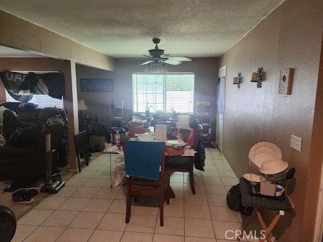 Detail Gallery Image 2 of 13 For 22660 La Rochelle Dr, Saugus,  CA 91350 - 4 Beds | 2 Baths