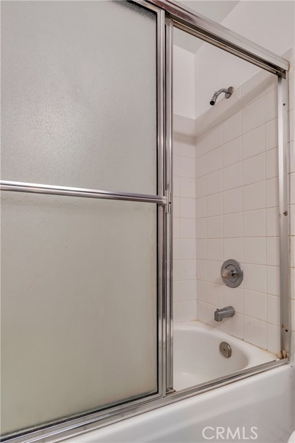 9216 Tobias Avenue, Panorama City CA: https://media.crmls.org/medias/680d37f6-a2d1-48d3-beec-d77c9ede55c7.jpg