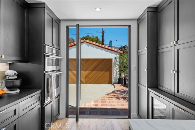 554 S Helberta Avenue, Redondo Beach CA: https://media.crmls.org/medias/680d9d52-970c-4cf1-8442-afc5b352fa77.jpg