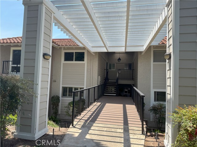 3300 Via Carrizo, Laguna Woods CA: https://media.crmls.org/medias/680db854-a64f-483c-b949-1c79d9235cd8.jpg